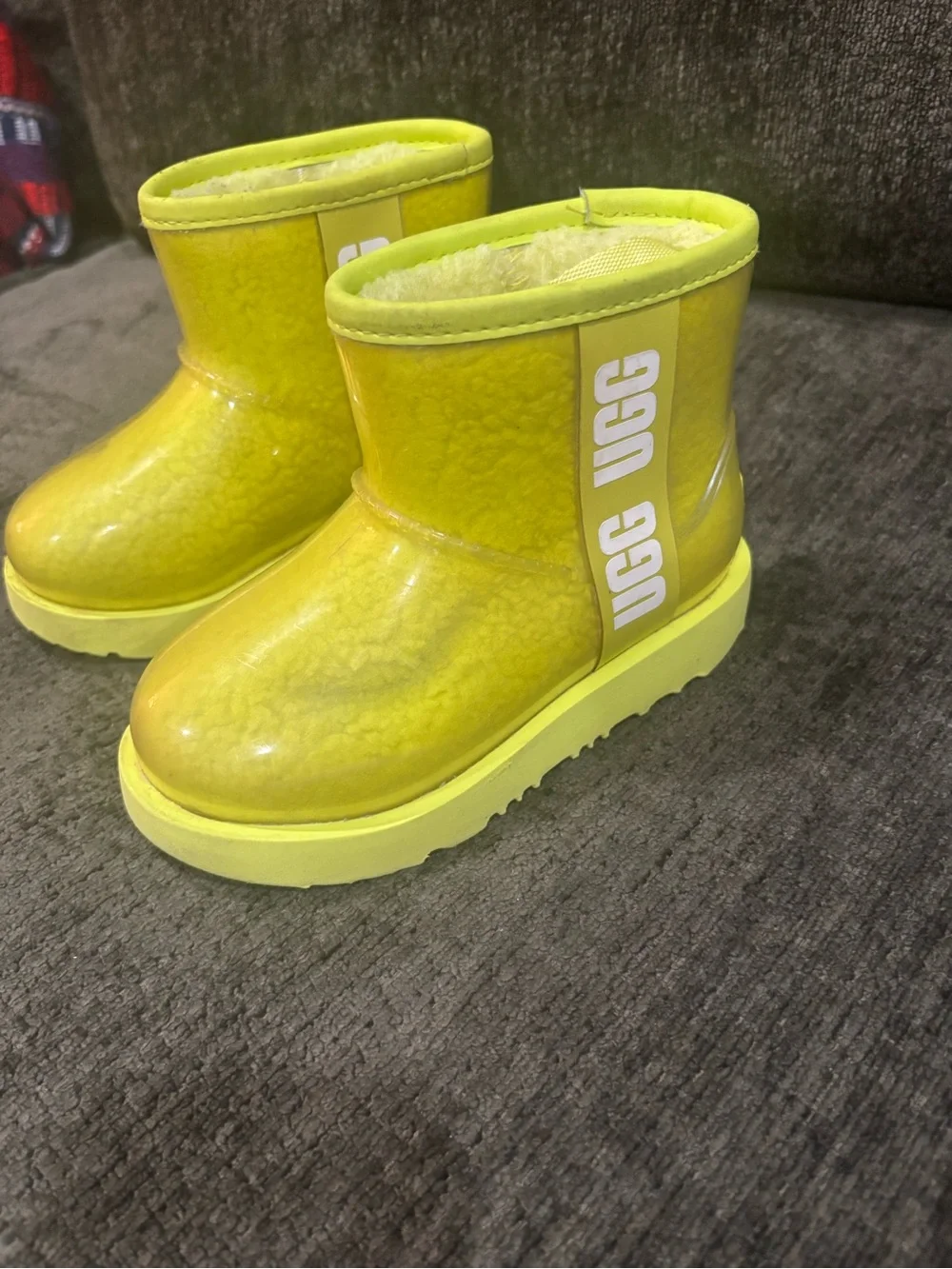 UGG Kids Classic Clear Mini II Boots Sherpa Lined Sulfur Green Size 10